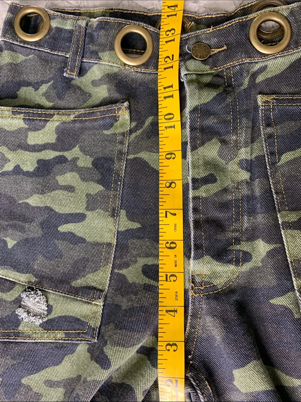 BiBi Olive Green Camo Wide-Leg Barrel size small